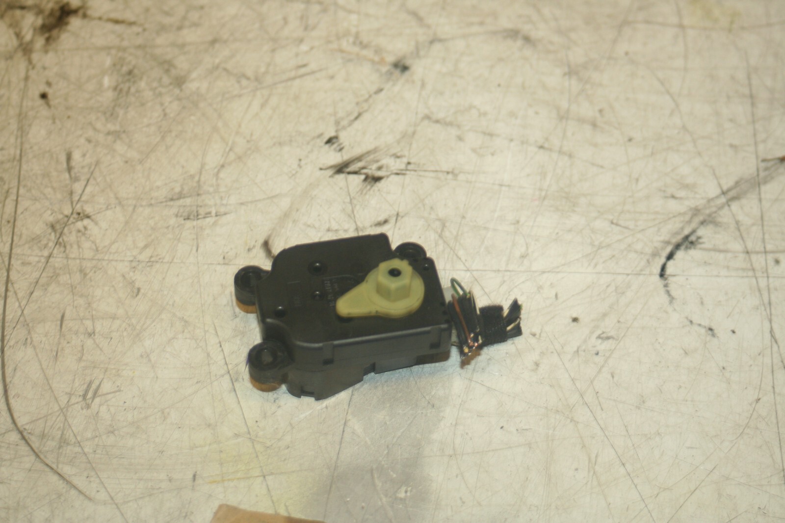2005 MERCEDES S CLASS W220. HEATER FLAP ACTUATOR CONTROL MOTOR - Image 2