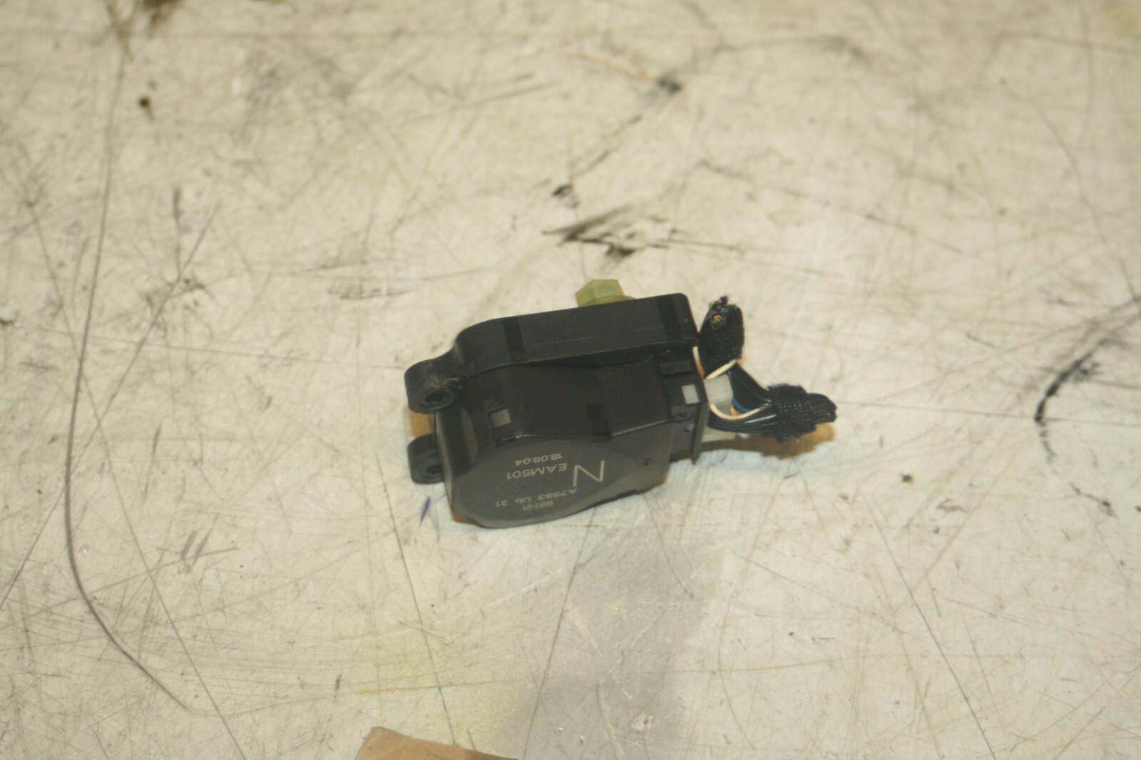 2005 MERCEDES S CLASS W220. HEATER FLAP ACTUATOR CONTROL MOTOR - Image 3