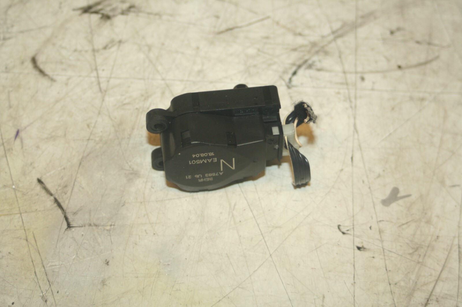 2005 MERCEDES S CLASS W220. HEATER FLAP ACTUATOR CONTROL MOTOR - Image 3
