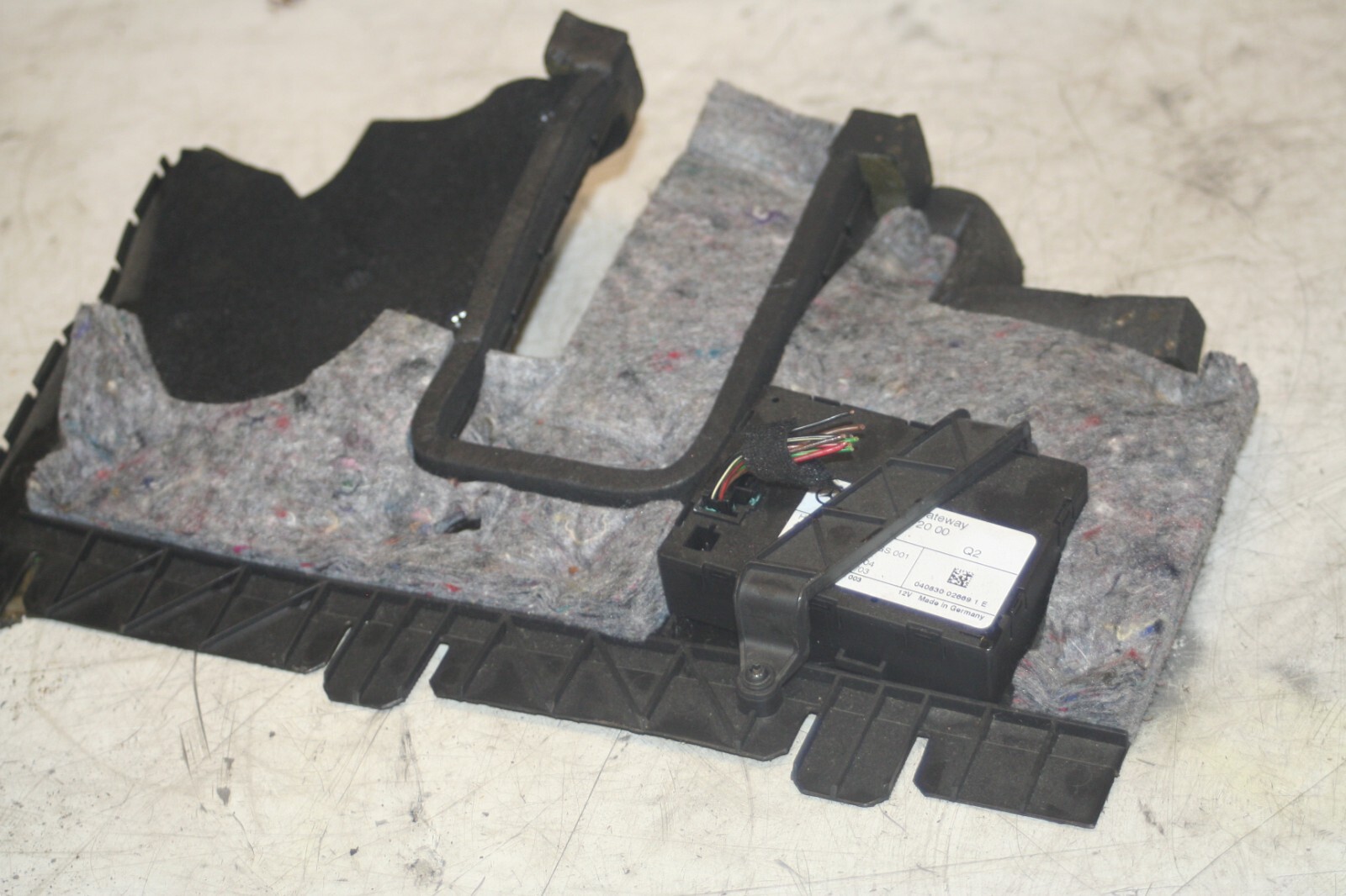2005 MERCEDES S CLASS W220. UNDER DASH TRIM - Image 4