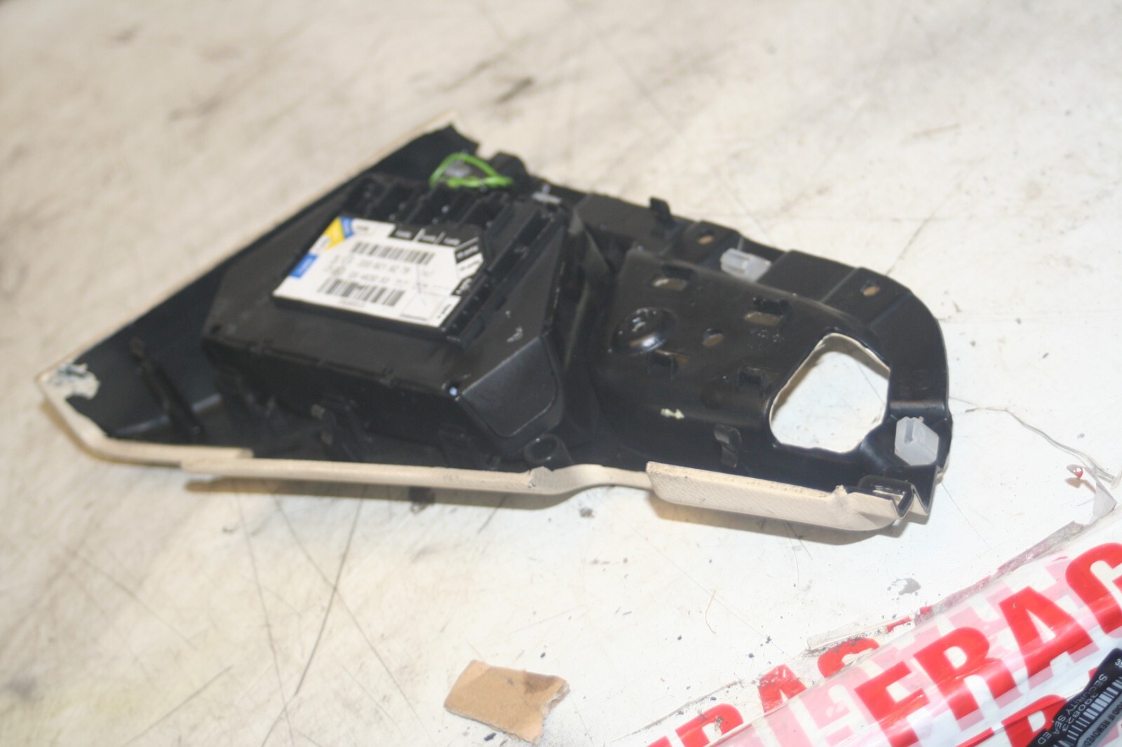 2005 MERCEDES S CLASS W220. DOOR TRIM 2208216279 - Image 3