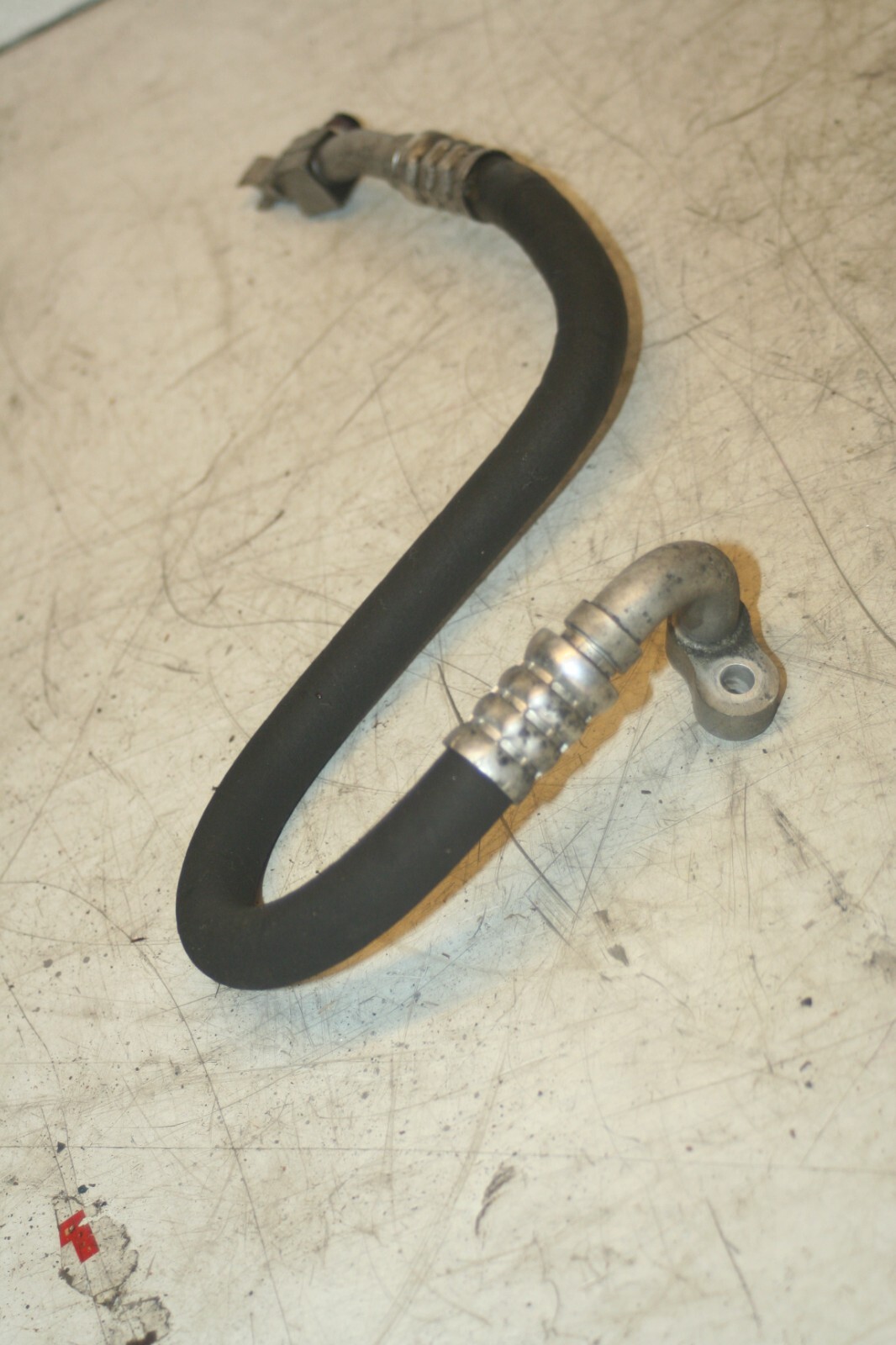 2005 MERCEDES S CLASS W220. AIR CON PIPE