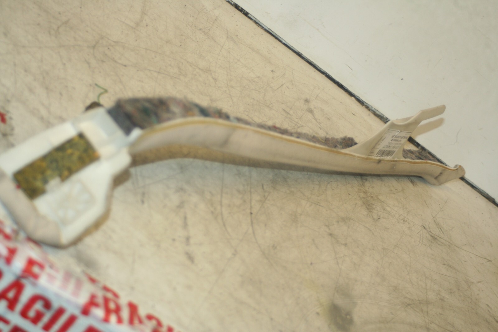 2005 MERCEDES S CLASS W220. A2206903740 INNER PILLAR COVER TRIM - Image 2