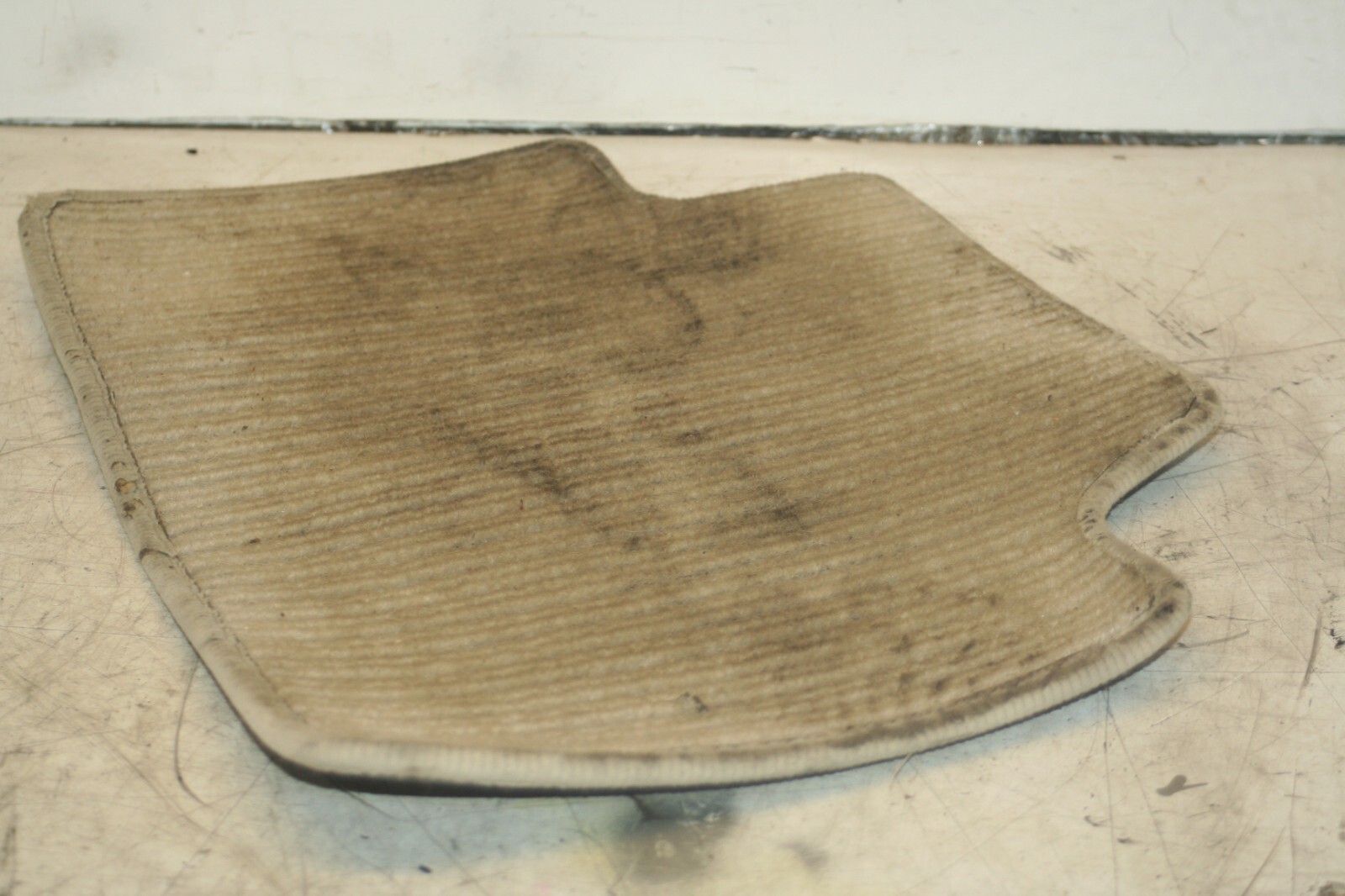 2005 MERCEDES S CLASS W220. FLOOR MAT REAR