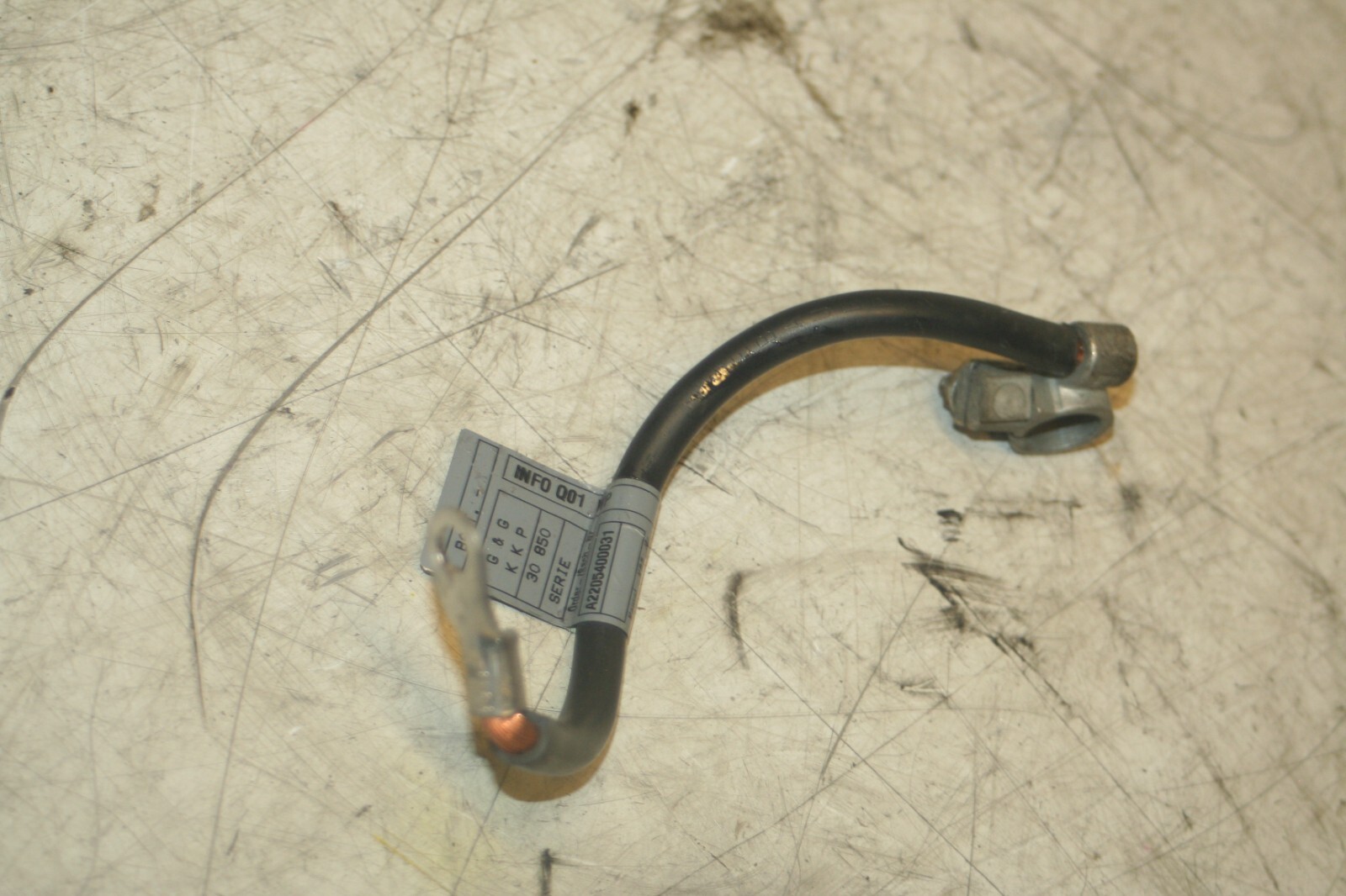 2005 MERCEDES S CLASS W220. NEGATIVE BATTERY CABLE TERMINAL