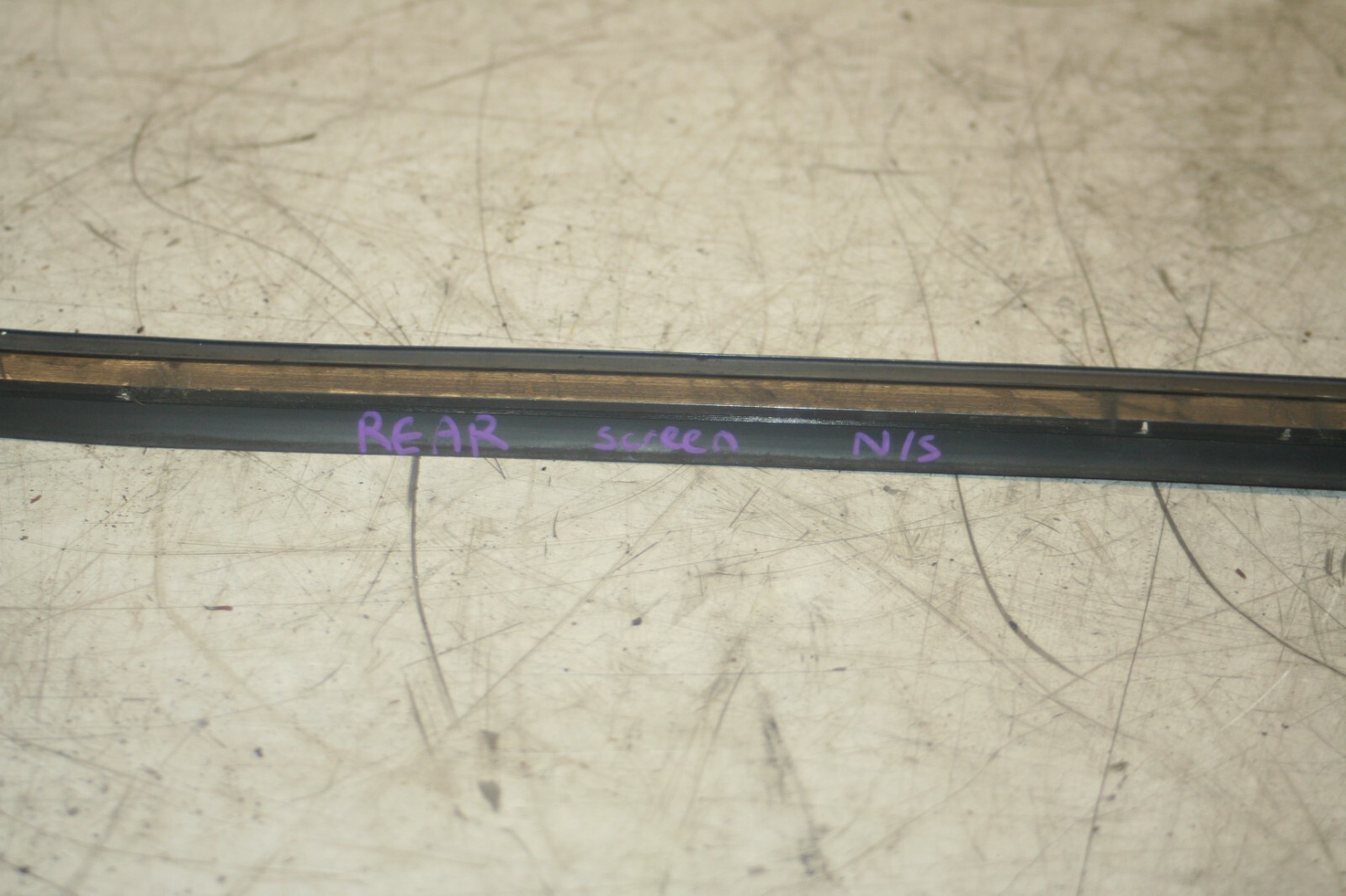 2005 MERCEDES S CLASS W220. PASSENGER SIDE REAR SCREEN TRIM - Image 3