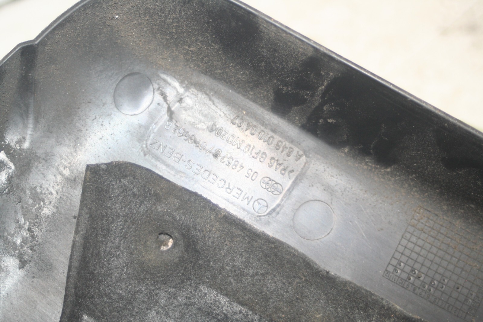 2005 MERCEDES S CLASS W220. ENGINE COVER - Image 4