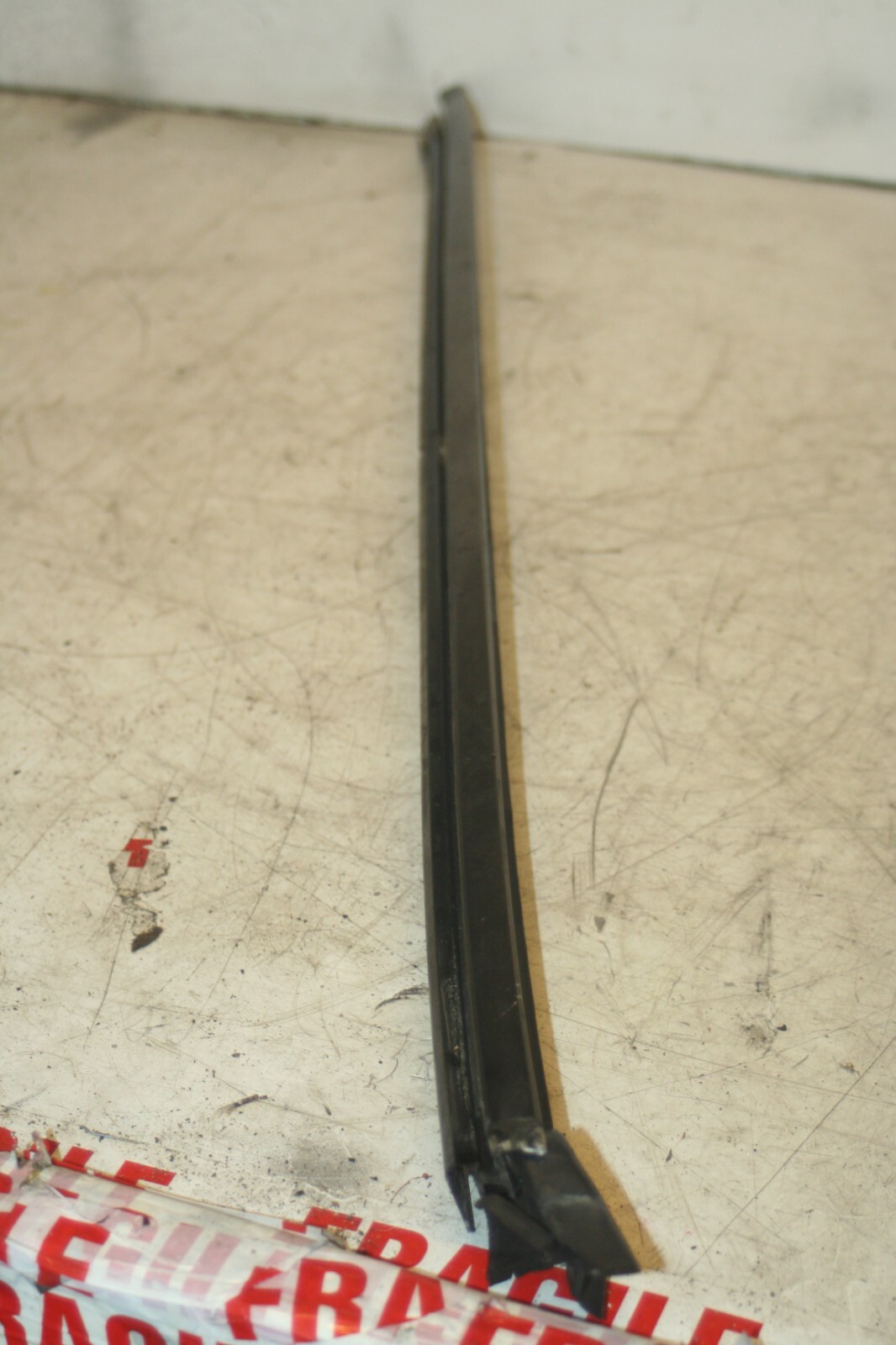2005 MERCEDES S CLASS W220. DRIVER SIDE WIND SCREEN TRIM - Image 3