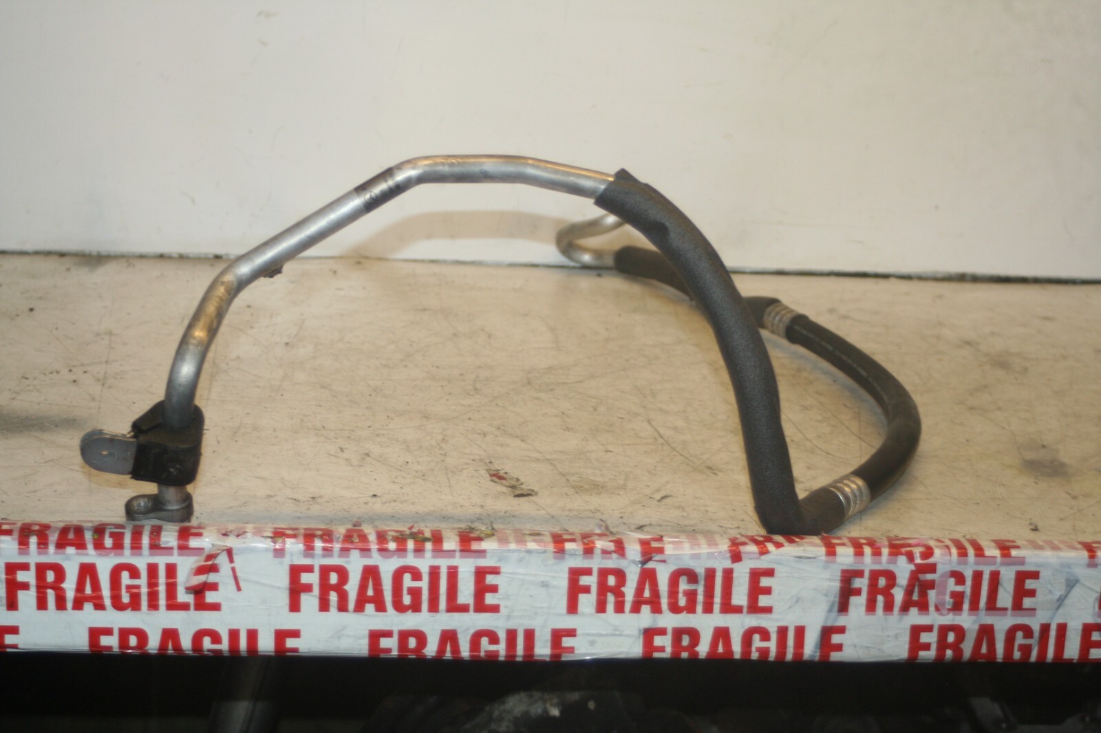 2005 MERCEDES S CLASS W220. AIR CON PIPE