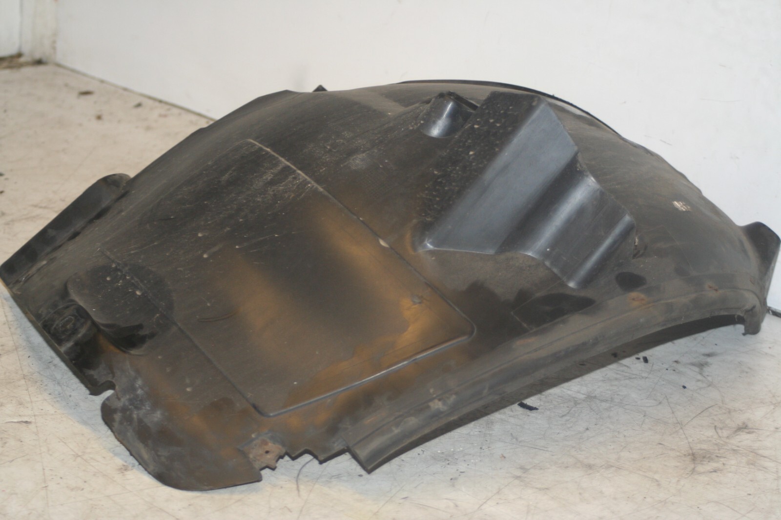 2005 MERCEDES S CLASS W220. WHEEL ARCH LINER 2206980830 - Image 4