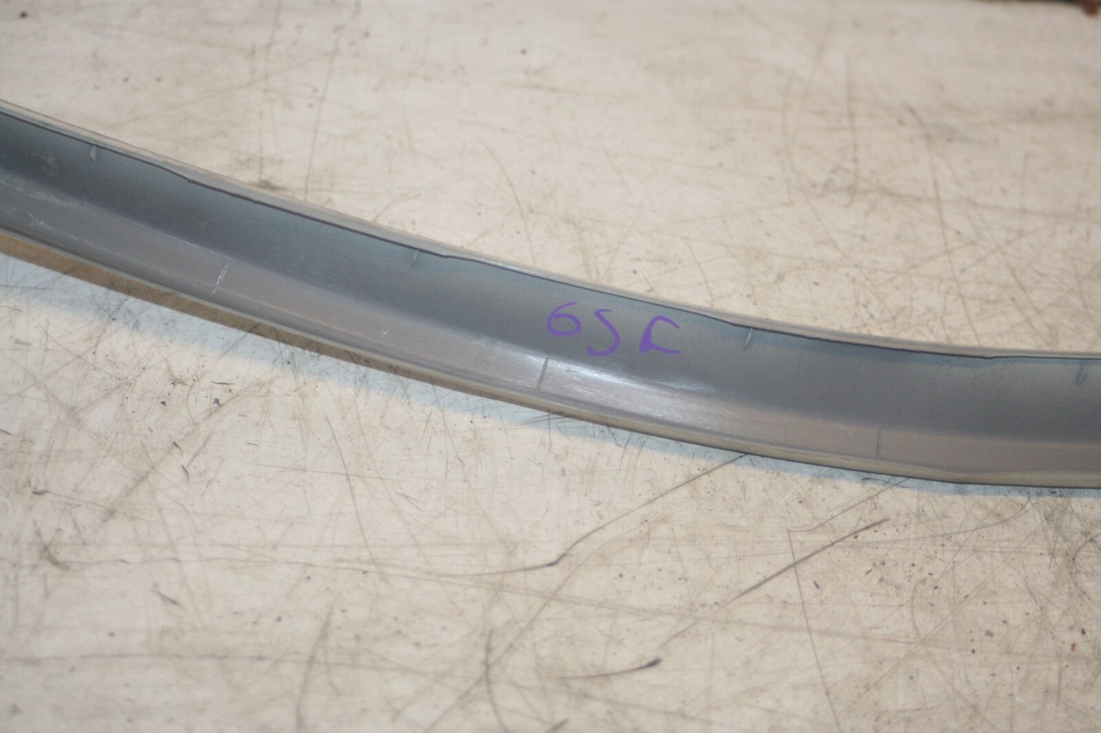 2005 MERCEDES S CLASS W220. DRIVER SIDE REAR DOOR SURROUND TRIM - Image 3