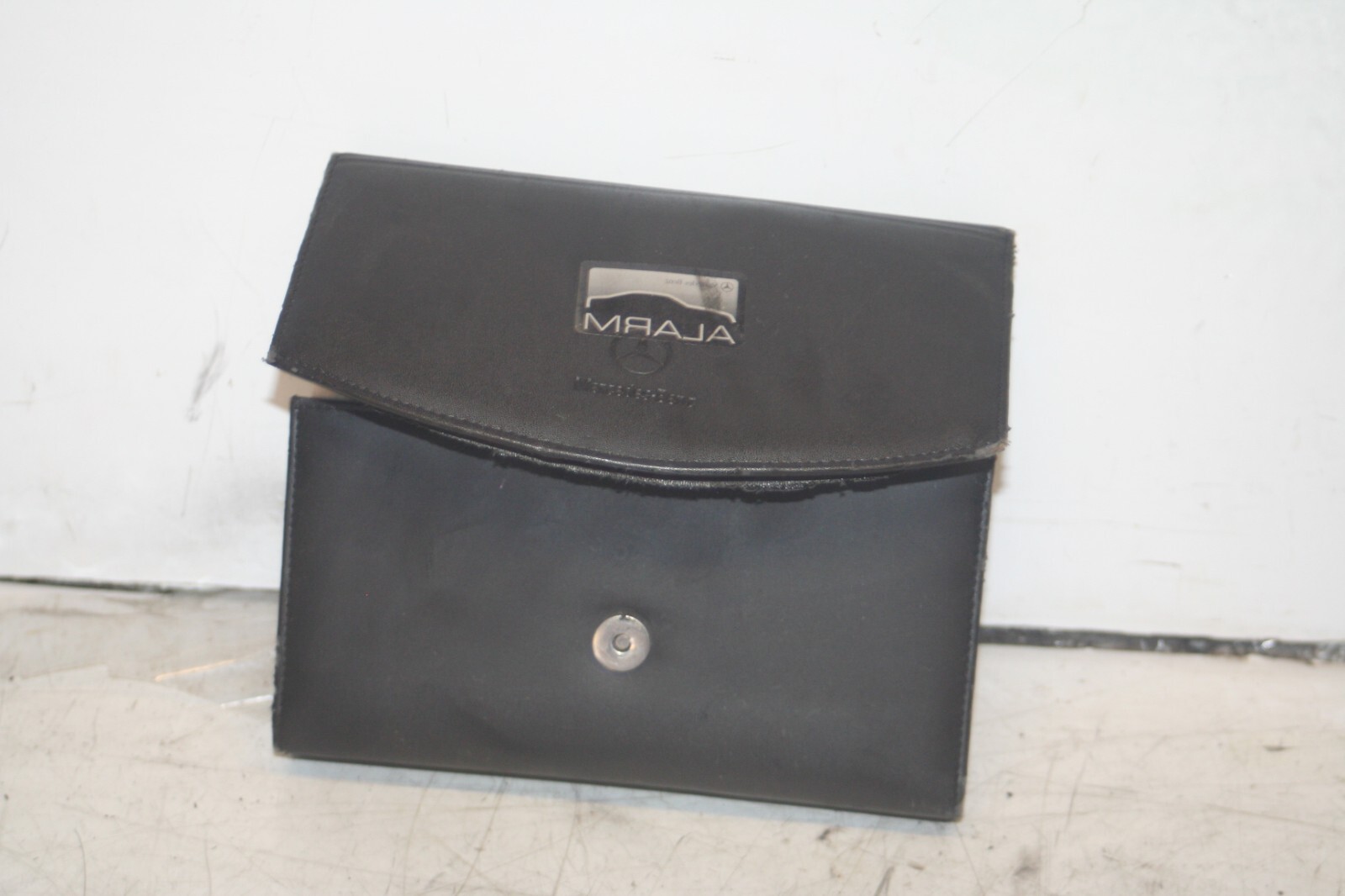 2005 MERCEDES S CLASS W220. DRIVER HAND BOOKS + FOLDER