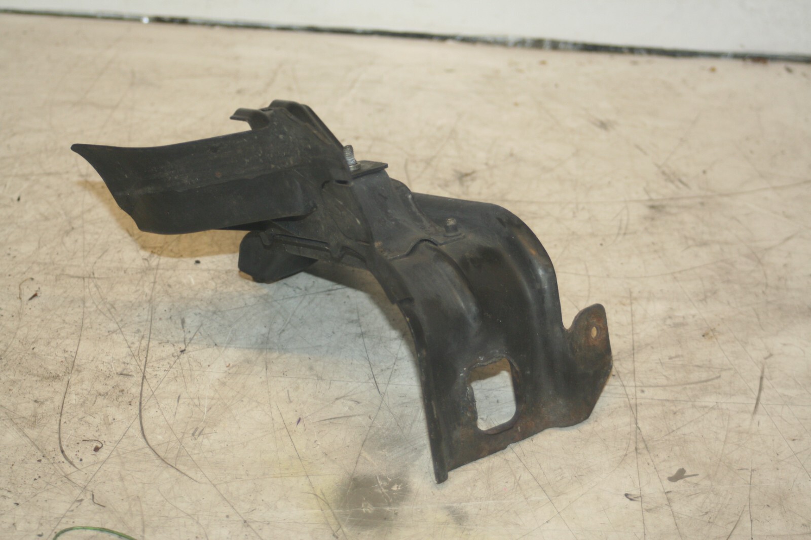2005 MERCEDES S CLASS W220. A2206280698 RADIATOR SEAL DRIVER LOWER SLAM PANEL