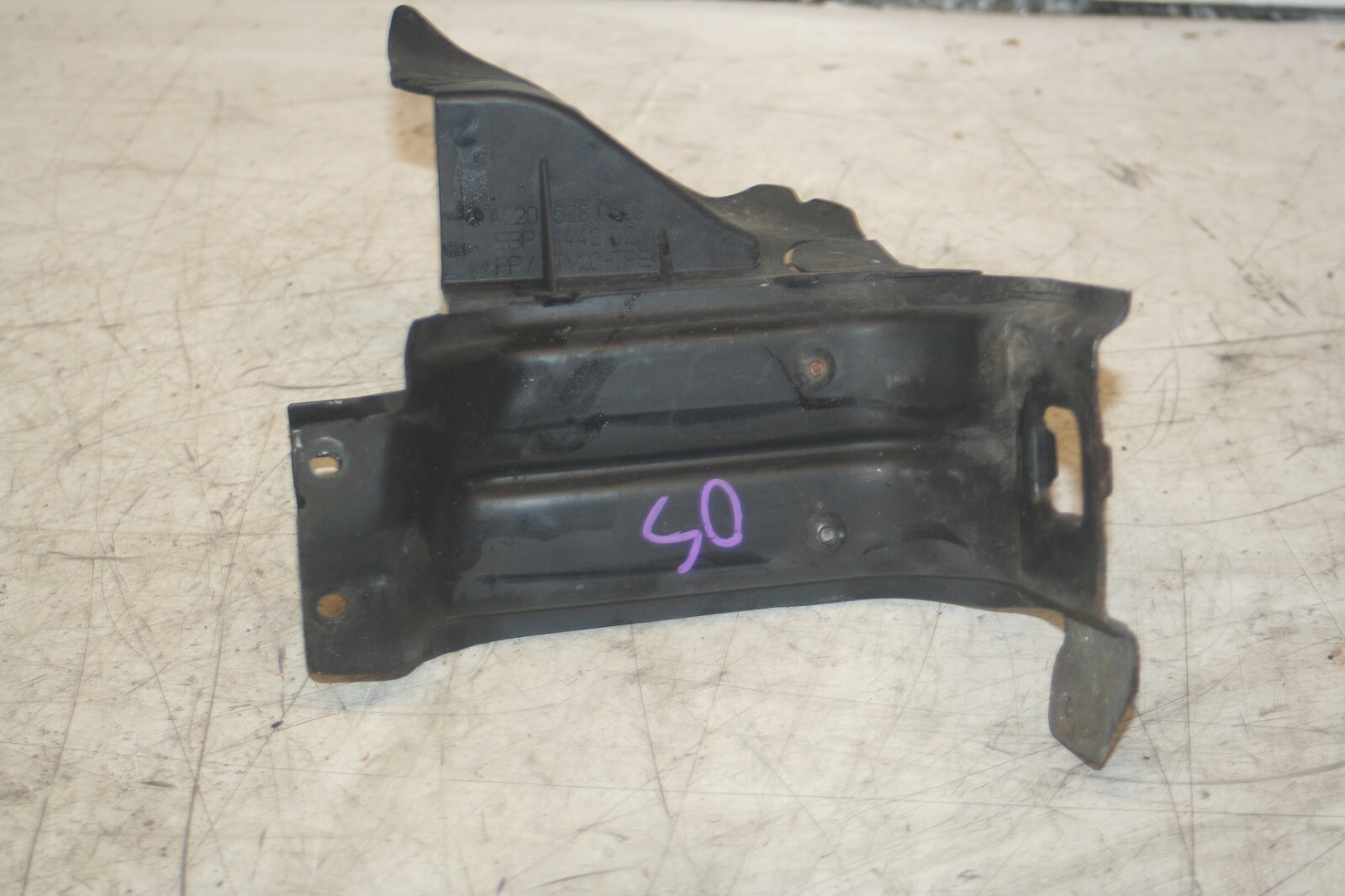 2005 MERCEDES S CLASS W220. A2206280698 RADIATOR SEAL DRIVER LOWER SLAM PANEL - Image 2