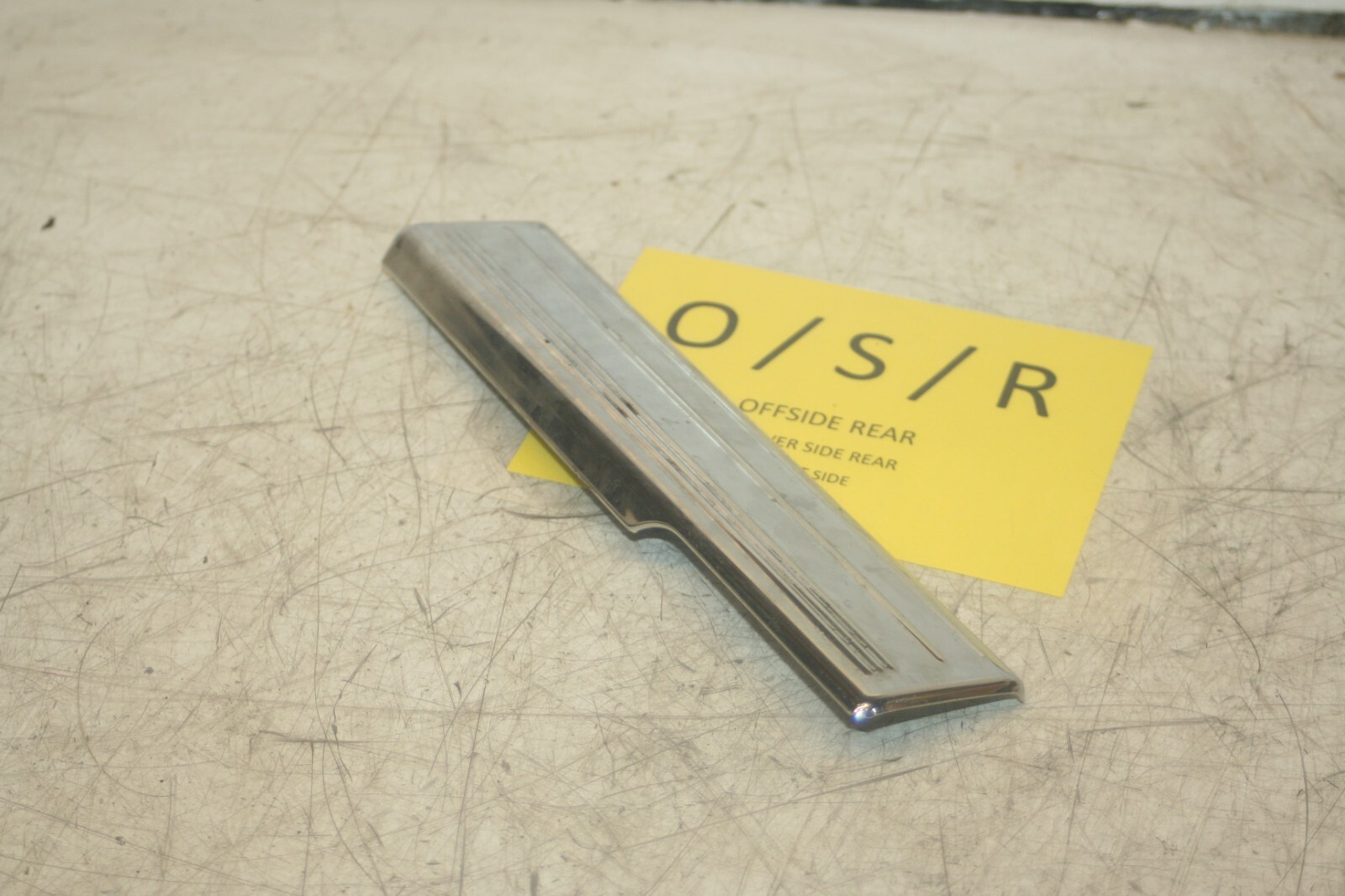 2005 MERCEDES S CLASS W220. DRIVER SIDE REAR KICK TRIM CHROME SILL PLATE - Image 2