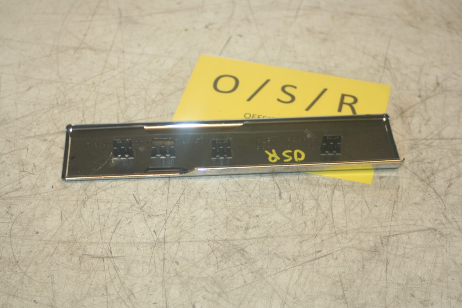 2005 MERCEDES S CLASS W220. DRIVER SIDE REAR KICK TRIM CHROME SILL PLATE - Image 3