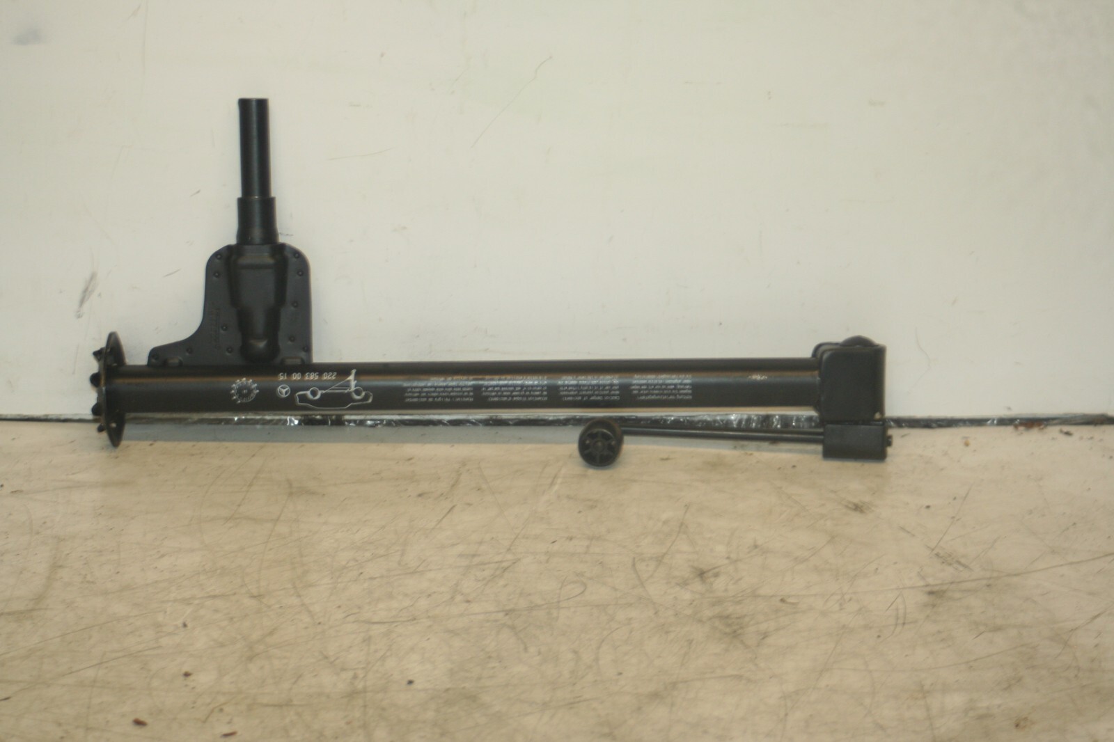 2005 MERCEDES S CLASS W220. EMERGENCY JACK LIFT TOOL