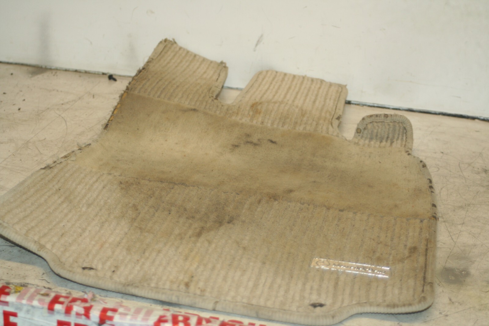 2005 MERCEDES S CLASS W220. FLOOR MAT FRONT
