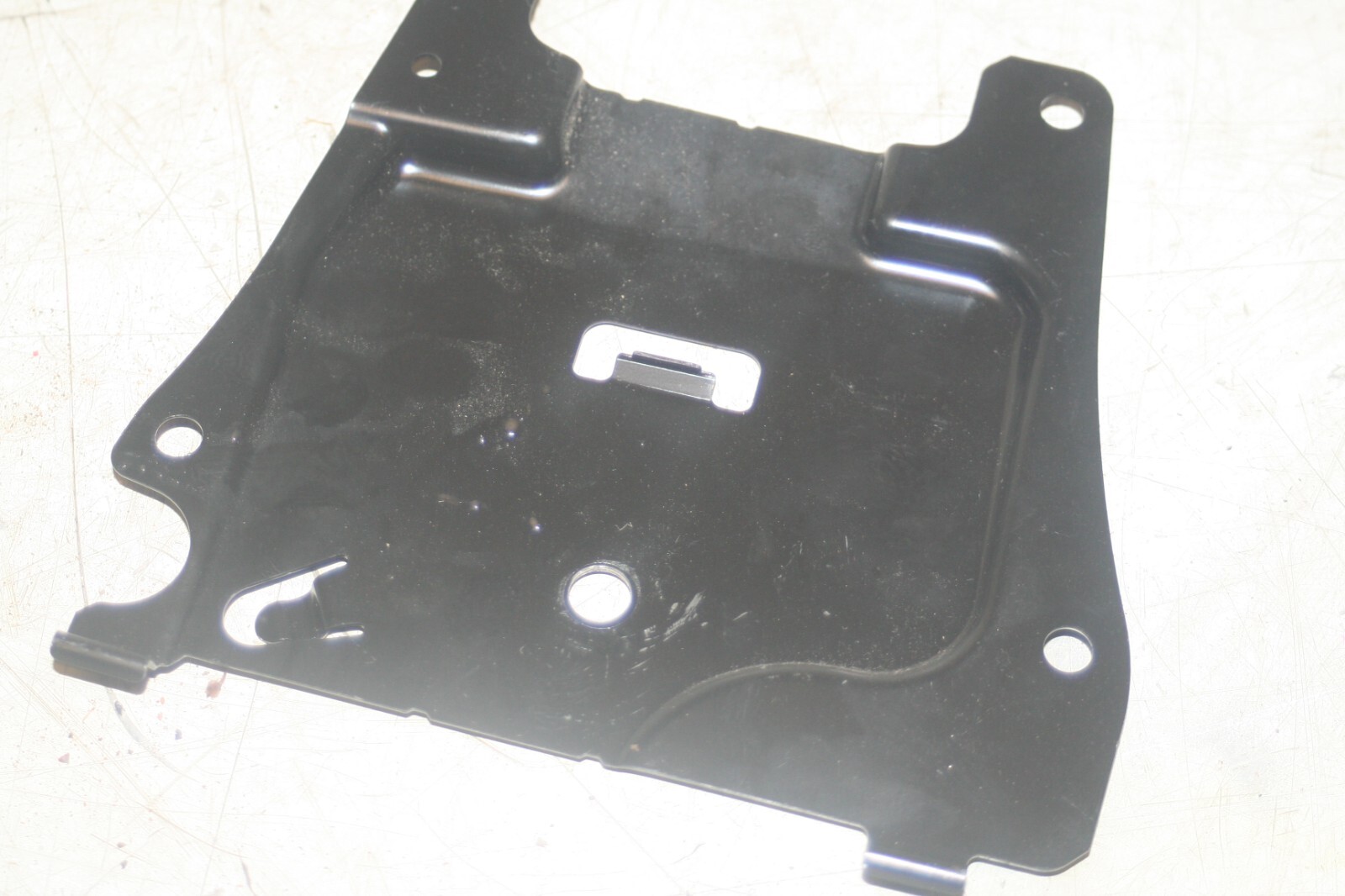 2005 MERCEDES S CLASS W220. A2208600211 SEAT BELT TRIM - Image 2
