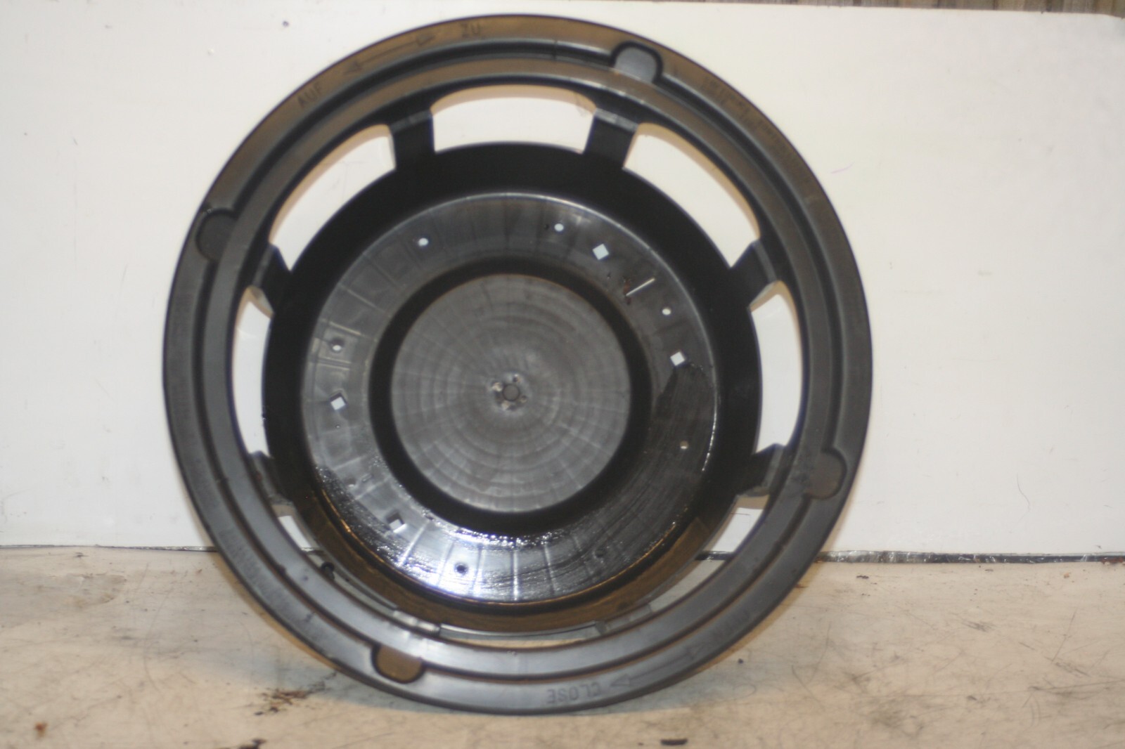 2005 MERCEDES S CLASS W220. SPARE WHEEL HOLD DOWN