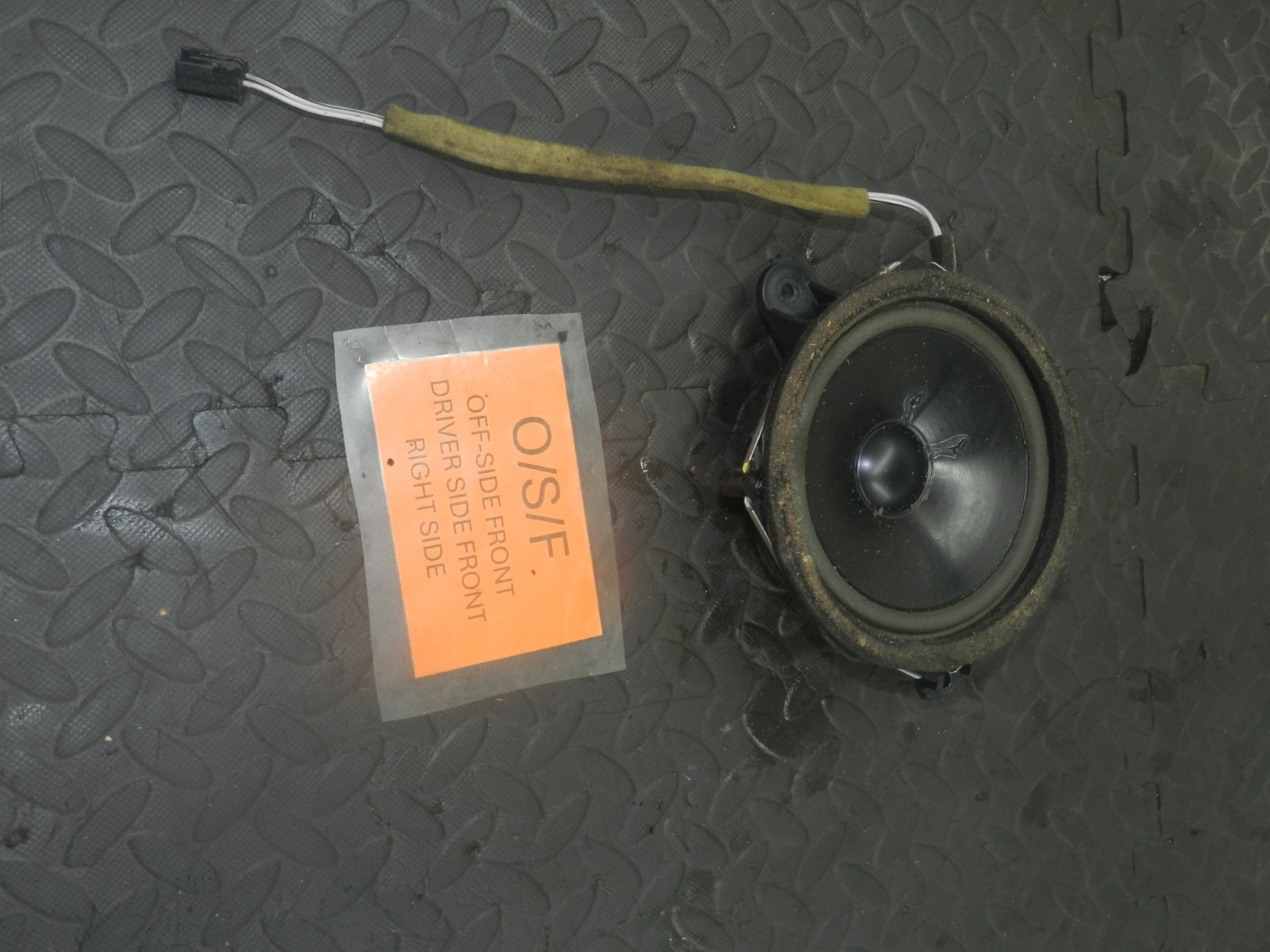 165. 2008 SAAB 9-3 VECTOR. DRIVER SIDE FRONT DOOR SPEAKER
