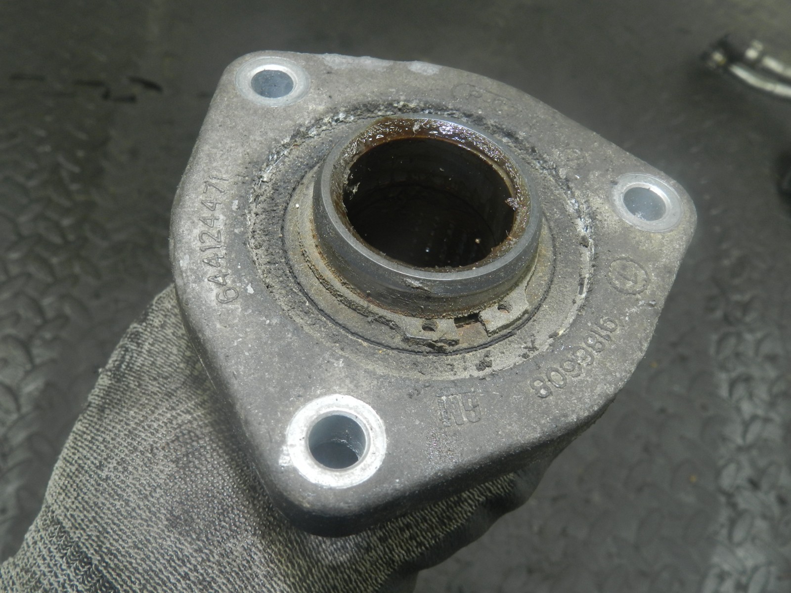 165. 2008 SAAB 9-3 VECTOR. 1.9 TID DIESEL DRIVER SIDE DRIVESHAFT SECTION - Image 3